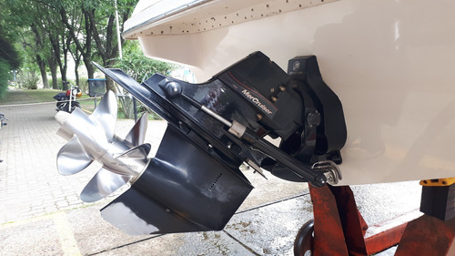 Lancha Cuddy Klase A 25 Mag 350 V8 - Sica Embarcaciones