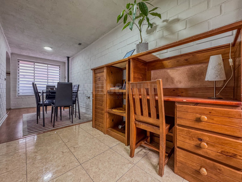 Casa Con Excelente Conectividad En Parque Cardonal 3d/2b