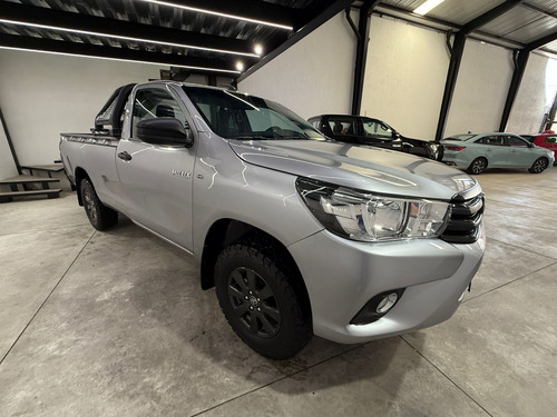 Toyota Hilux 2.7 Cabina Sencilla Mt