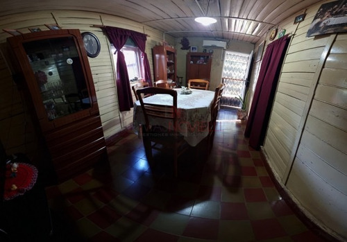 Imagen 25 de 30 de Casa Al Frente Con Prefabricada Al Fondo