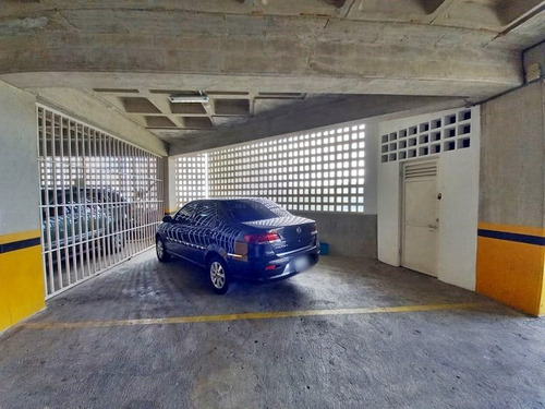 Imagen 20 de 20 de Vendo Apto 395m2 3h+s/3.5b+s/4pe Urb. Miranda 0810