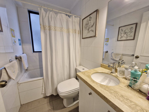 Casa En Condominio En Venta 4 Dorm. Y Estar Lo Barnechea