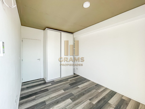 Venta De Departamento Dos Dormitorios, La Plata