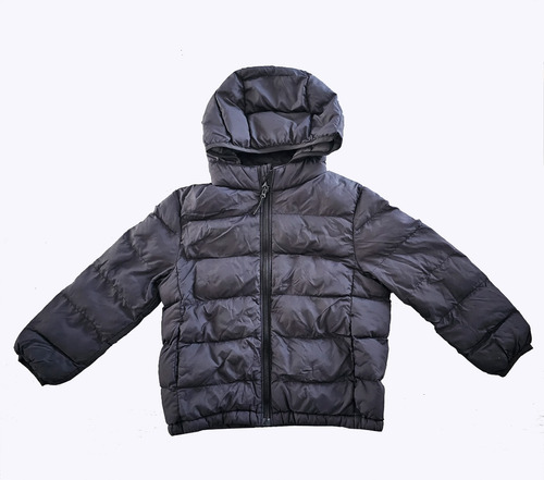 Campera, Uniqlo Negra, Talle 3-4 Años. Niño.