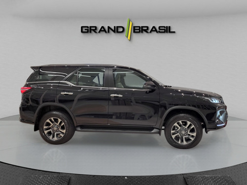 Toyota SW4 Toyota SW4 Diamond 2.8 Turbodiesel 4x4 (Aut.)