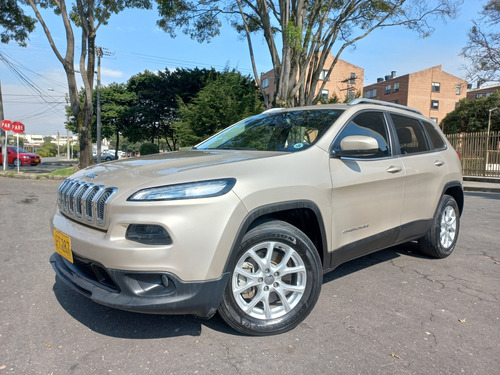 Jeep Cherokee 3.2 Longitude Plus