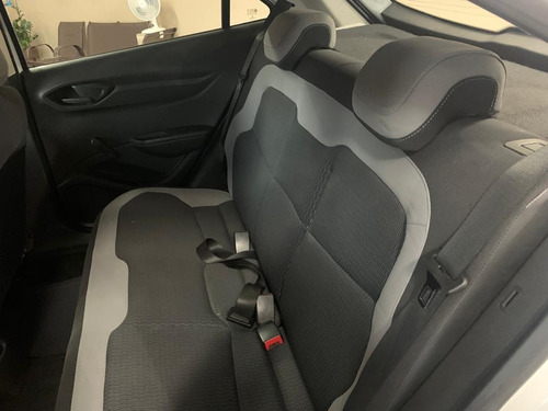 Imagem 12 de 14 de Chevrolet Onix 1.0 Ls 5p 2015/2015 Branco