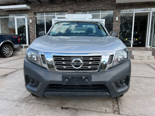 Imagen 2 de 8 de Nissan Np300 2016 3.5 Estaca Cabina