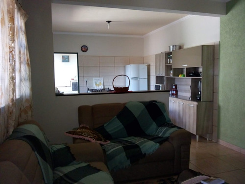 Vende-se Esta Casa