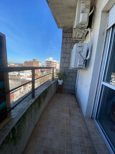 Imagen 9 de 12 de Departamento Con Balcon Al Frente - Moron Centro