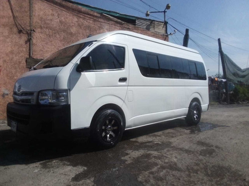 Imagen 3 de 11 de Toyota Hiace Pasajeros