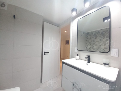 Imagen 16 de 27 de Vende Apartamento De 2 Dormitorios Y Medio En Chiverta, Reciclado Completo. Punta Del Este