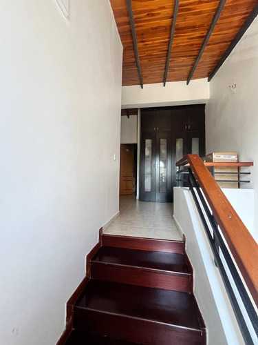 En Venta Town House Mañongo Res. Las Trinitarias (lp)