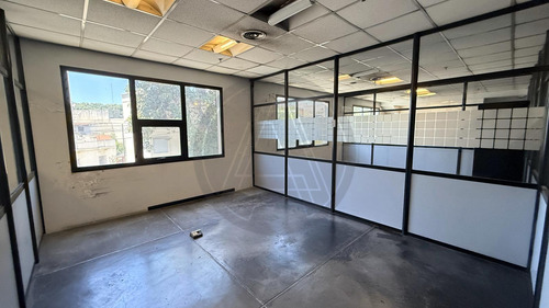 Depósito Con Oficinas 1900m2 En Alquiler - Barracas