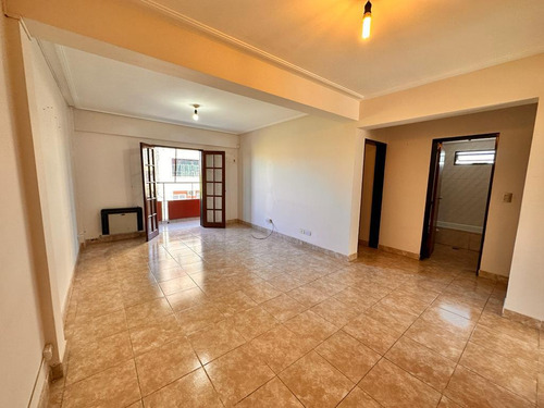 Hermoso Departamento De 2 Dormitorios En Venta, Moreno 1era Cuadra, Barrio Sur