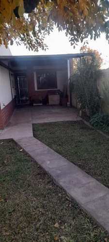 Casa En Venta - 5 Dormitorios 2 Baños - 9 De Julio