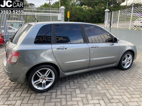 Imagem 4 de 9 de Fiat Stilo Attractive 1.8