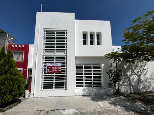 Imagen 2 de 16 de Casa De 2 Pisos En Renta En Fracc. Tipo Privado En Real Del