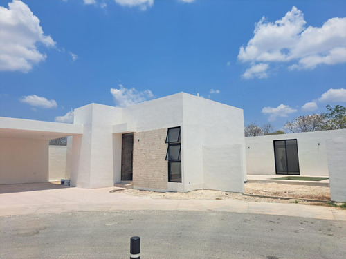 Casa En Venta En Cholul En Merida, Yucatan 