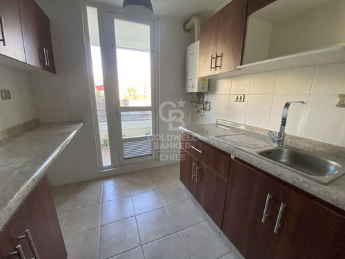 Remodelado En Condominio Bayona, Estacionamiento Y Bodega