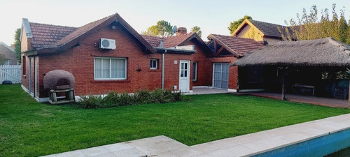 Venta Casa En Barrio Echeverría Del Lago Con Piscina - Canning. 