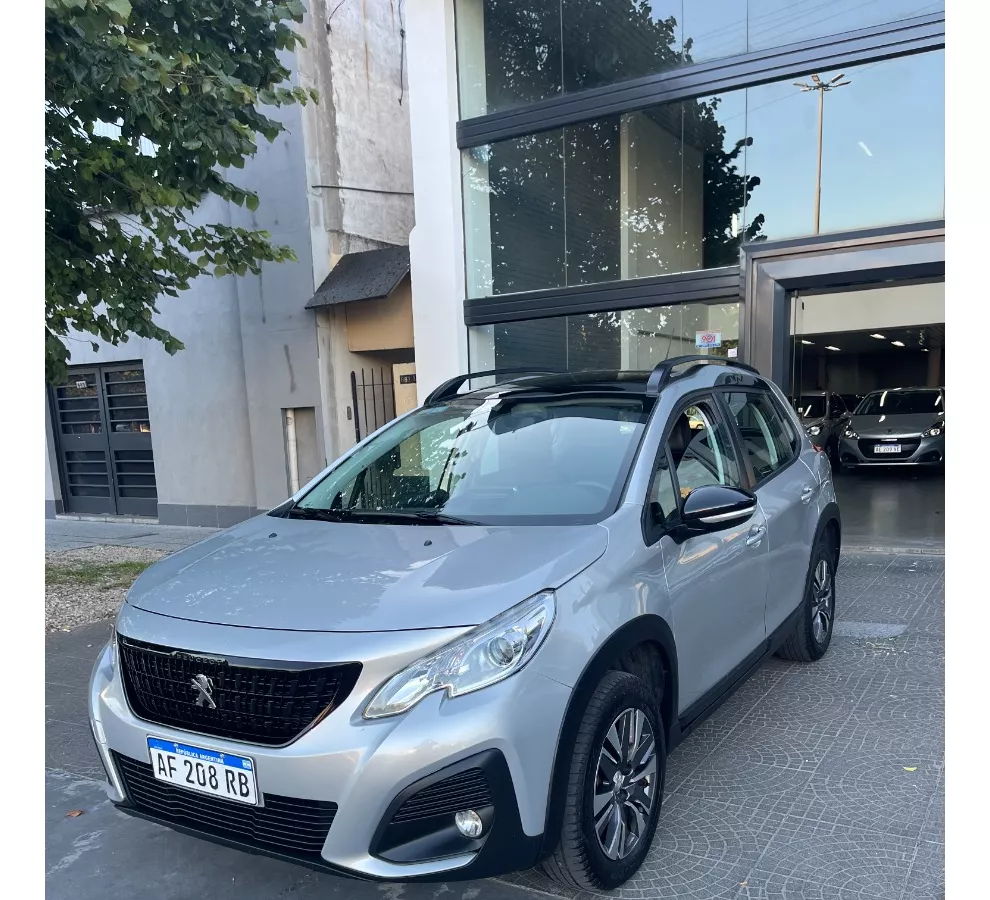 Peugeot 2008 1.6 Feline Tip