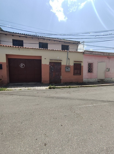 Imagen 1 de 9 de Casa En Los Teques Con Terraza