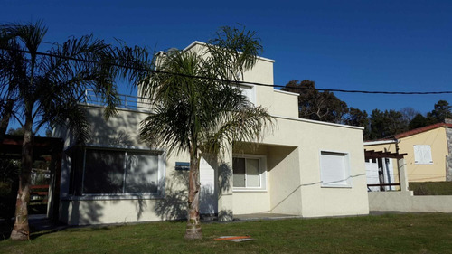 Casa En Venta En Zona Alta De Punta Colorada Y Cerca De La Playa