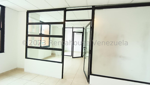 Oficina En Alquiler  Con Planta Electrica, Av. Los Leones, Barquisimeto Mls 24-8368 Dh