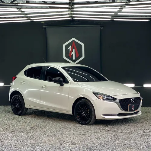 Mazda 2 Touring Carbon Edition 2024