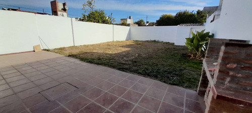 Imagen 8 de 11 de Ayacucho - Machado Y Velazco 1617 - Casa 2 Dormitorios En Alquiler