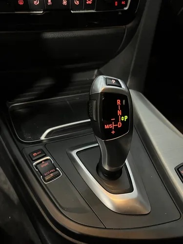 Bmw 318i 1.5 Sport Line Sedan 2018