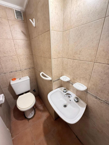 Departamento De Categoría De 3 Dormitorios + Dependencia Y Cochera En Las Heras Al 300, Barrio Sur