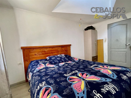 Casa En Venta De 6 Dorm. En Quilpué