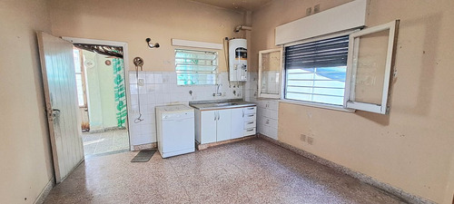 Venta Casa 3 Ambientes A Refaccionar - Padua Sur