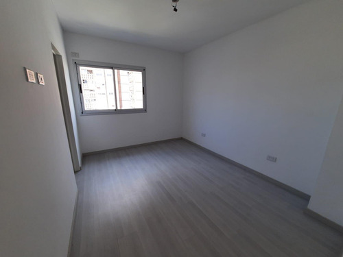 Venta De Departamentos 2 Y 3 Ambientes En Excelente Zona De Wilde.