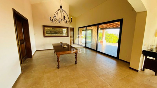 Casa En Venta Las Cumbres 3 Dormitorios - Ref : Pbi598