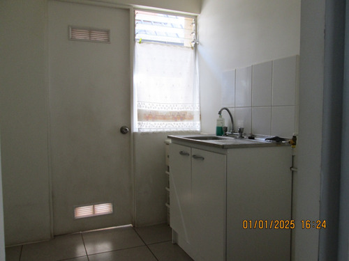 Vendo Casa Aislada A Minutos Del Centro De Limache.
