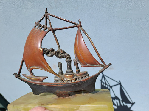 Barco Con Base De Marmol 20 Cm X 19 Cm De Alto