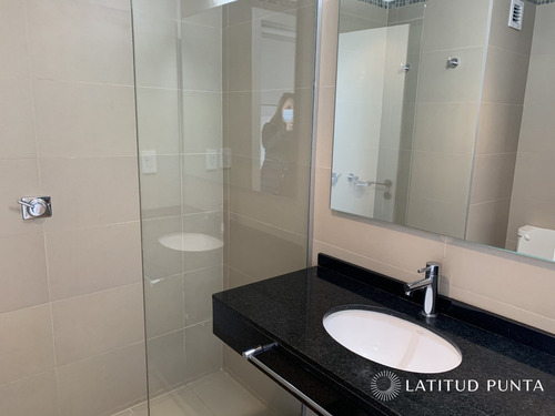 Apartamento En Brava- Ref: 614