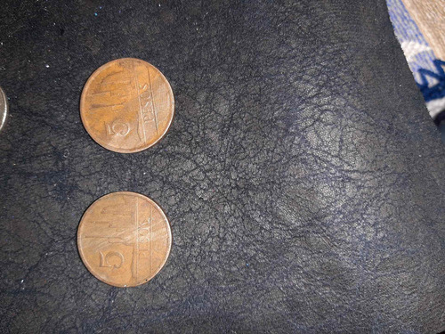 2 Monedas De 5 Pesos De Colombia De 1988 