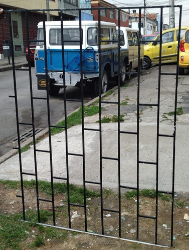 Imagen 1 de 4 de Juego De 4 Rejas De Seguridad Metálicas Para Negocio O Casa