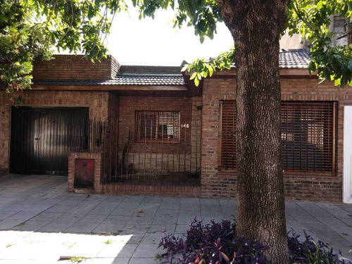 Venta - Chalet De 4 Ambientes En Quilmes