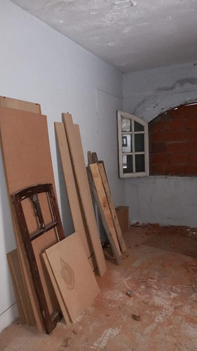 Imagen 6 de 30 de Venta De Casa De 3 Niveles Con Terraza Y Patio En Caballito