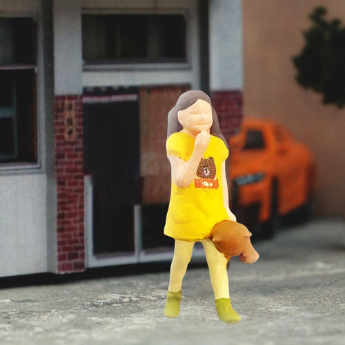 Figuras De Diorama Pintadas 1/64, Muñeca De Niña Amarillo