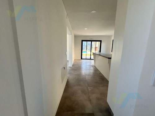 Casa En Venta 5 Amb En Altos De Campo Grande