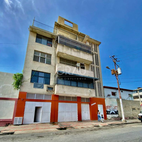 Edificio En Venta En Centro De Puerto La Cruz