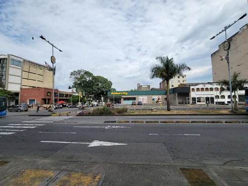 Local En Venta En Versalles. Cod V11359