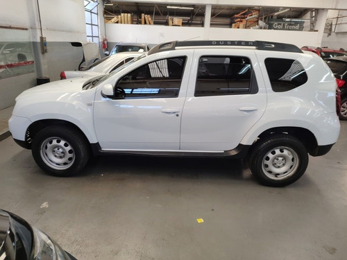 Imagen 8 de 13 de Renault Duster 2016 1.6 Ph2 4x2 Dakar 110cv