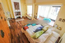 Comprar Venta De Casa En Punta Carretas, 3 Dormitorios, 3 Baños, 1 Suite Enorme Con Jacuzzi Y Estufa A Leña, Barbacoa, Terraza Y Ventanales Con Vista Mar. Son 202 M2 En Tres Niveles. Patio, Jardin. Sin Garaje
